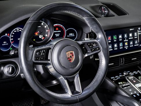 Certified 2022 Porsche Cayenne image 18