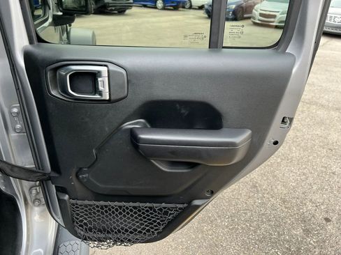 Used 2018 Jeep Wrangler Unlimited Sport S AWD/4WD image 27