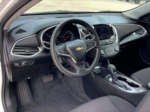 Used 2024 Chevrolet Malibu LT image 18