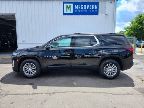 Used 2023 Chevrolet Traverse LT AWD/4WD image 2