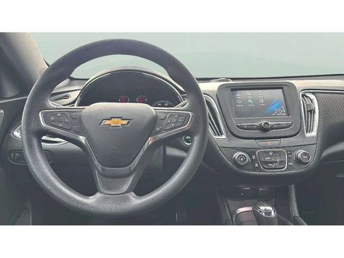 Used 2018 Chevrolet Malibu LT FWD image 12