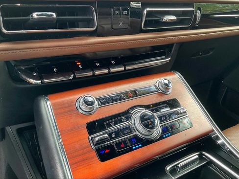 Used 2023 Lincoln Aviator Reserve w/ Equipment Group 201A image 32