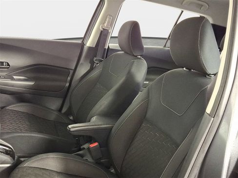 Used 2022 Nissan Kicks S image 17