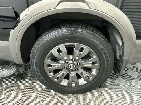 Used 2017 Nissan Titan Platinum Reserve image 21