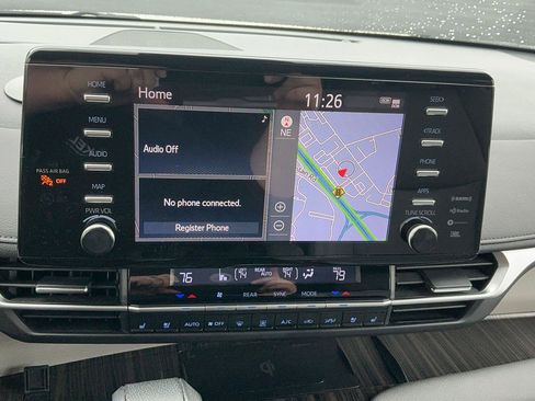 Used 2021 Toyota Sienna Limited image 20