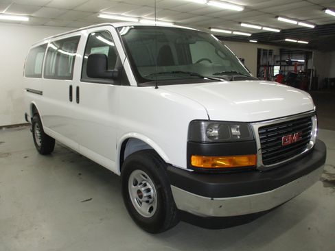 New 2026 GMC Savana 3500 RWD image 3