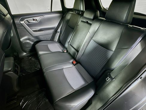 Used 2023 Toyota RAV4 XSE AWD/4WD image 9