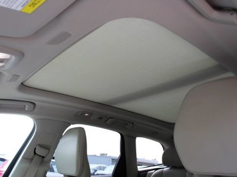 Certified 2023 Volvo XC60 T8 Ultimate w/ Climate Package AWD/4WD image 29