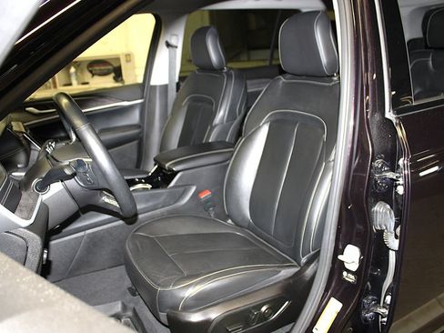 Certified 2022 Jeep Grand Cherokee L Limited AWD/4WD image 25