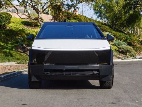 Used 2024 Tesla Cybertruck AWD Crew Cab image 2