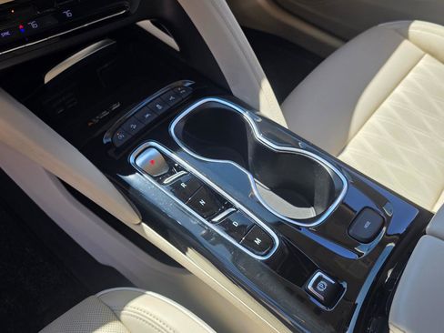 Used 2021 Buick Envision Avenir w/ Technology Package II AWD/4WD image 10