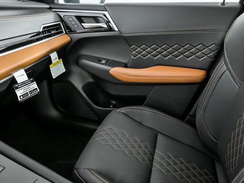 New 2025 Mitsubishi Outlander SEL image 23