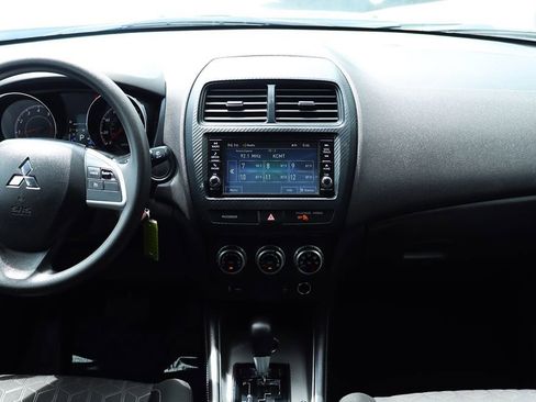 Used 2024 Mitsubishi Outlander Sport AWD image 32