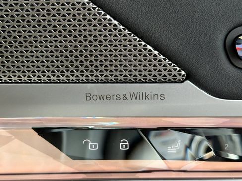 Certified 2023 BMW 740i image 22