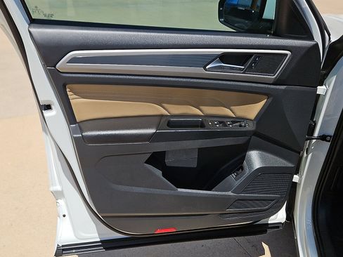 Used 2020 Volkswagen Atlas Cross Sport SEL R-Line w/ Cross Sport MDO Package FWD image 13