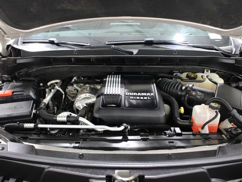 Used 2021 Chevrolet Suburban RST w/ Luxury Package AWD/4WD image 44