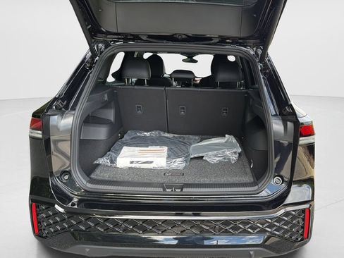 New 2026 Volkswagen Tiguan SE R-Line FWD image 10