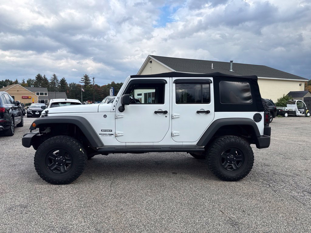 Used 2018 Jeep Wrangler Unlimited Sport w/ Connectivity Group AWD/4WD image 2
