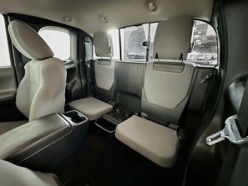 Used 2018 Toyota Tacoma SR5 RWD image 26