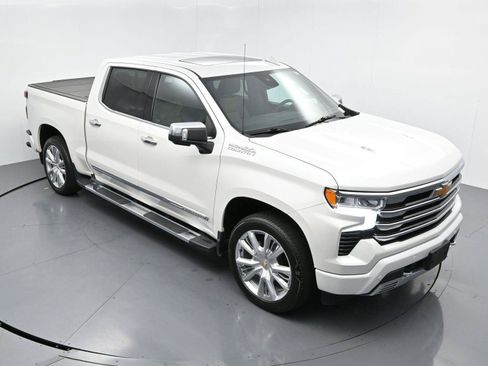 Used 2024 Chevrolet Silverado 1500 High Country w/ High Country Premium Package AWD/4WD image 40