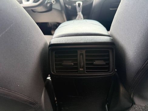 Used 2018 Nissan Rogue Sport S AWD/4WD image 15