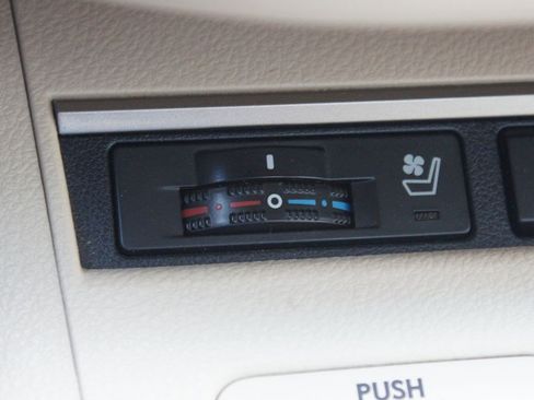 Used 2015 Lexus ES 350 w/ Luxury Package FWD image 9
