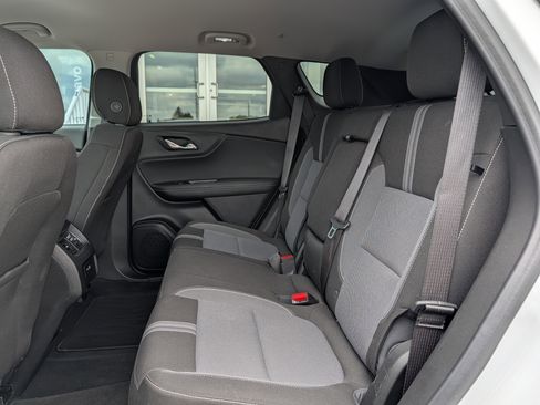 Certified 2025 Chevrolet Blazer LT AWD/4WD image 9