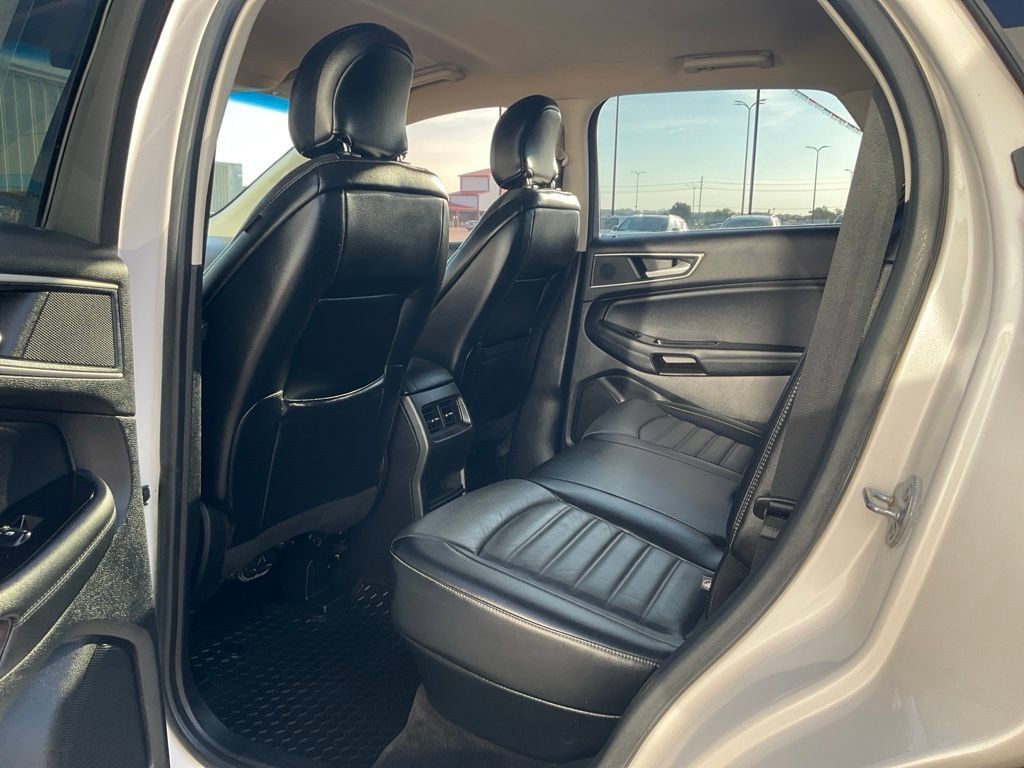 Used 2018 Ford Edge SEL w/ Equipment Group 201A FWD image 23