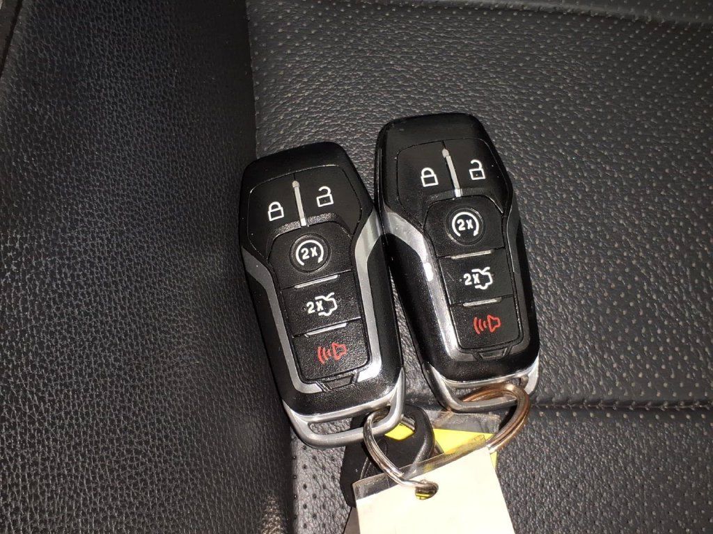 Used 2017 Ford Mustang Premium RWD image 28