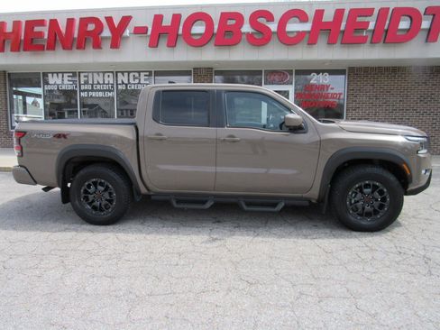Used 2023 Nissan Frontier PRO-4X w/ Pro-4X Premium Package AWD/4WD image 9
