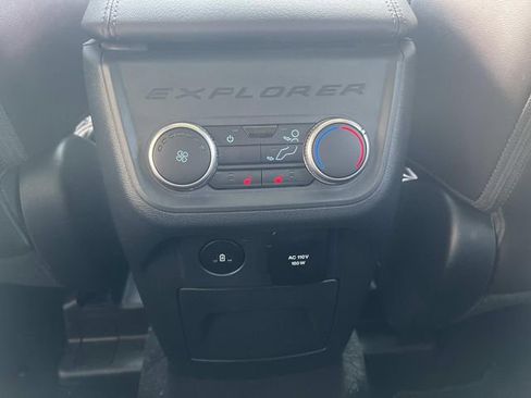 Used 2025 Ford Explorer Platinum w/ LUX Leather Package image 24