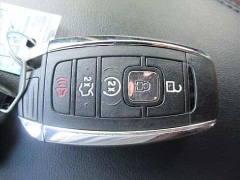 Used 2019 Lincoln Nautilus Reserve FWD image 30