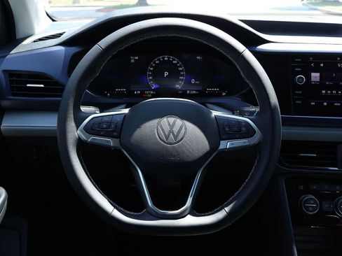 Used 2024 Volkswagen Taos SE w/ MDO Package FWD image 15