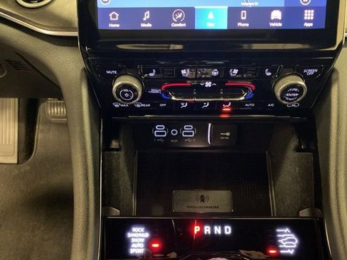 Used 2022 Jeep Grand Cherokee L Overland w/ Luxury Tech Group IV image 15