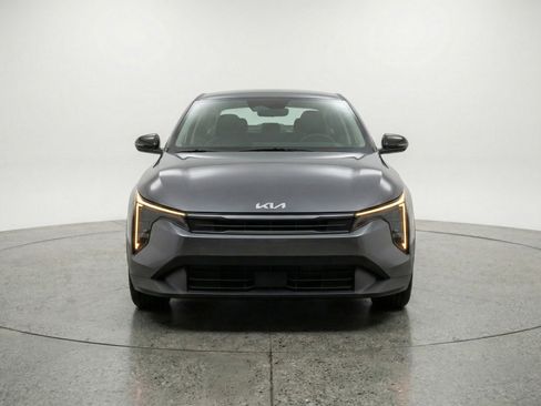 Used 2025 Kia K4 LXS image 2