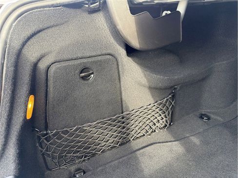 Used 2010 Mercedes-Benz E 350 4MATIC Sedan image 45