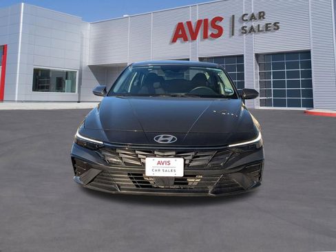 Used 2025 Hyundai Elantra SEL image 10