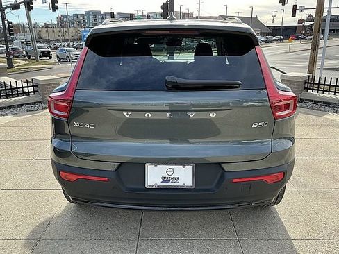 New 2026 Volvo XC40 B5 Core w/ Climate Package image 9