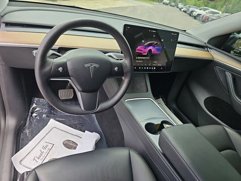 Used 2023 Tesla Model Y AWD image 18