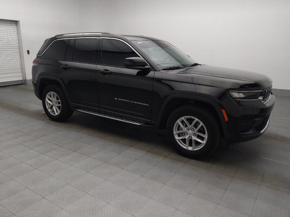 Used 2023 Jeep Grand Cherokee Laredo w/ Trailer Tow Prep Group (B) AWD/4WD image 11