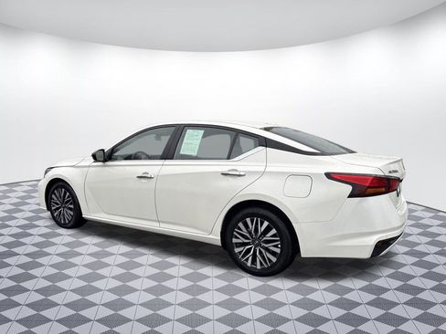 Used 2025 Nissan Altima 2.5 SV image 5