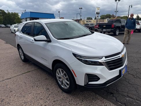 Used 2024 Chevrolet Equinox LT image 4