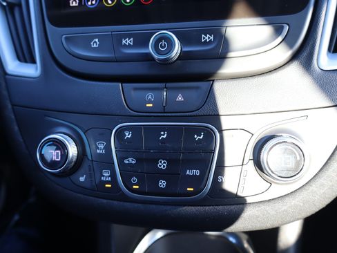 Used 2024 Chevrolet Malibu LT image 28