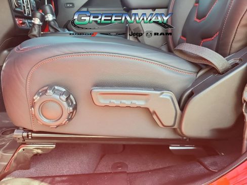 Used 2025 Jeep Wrangler Unlimited Sport AWD/4WD image 18