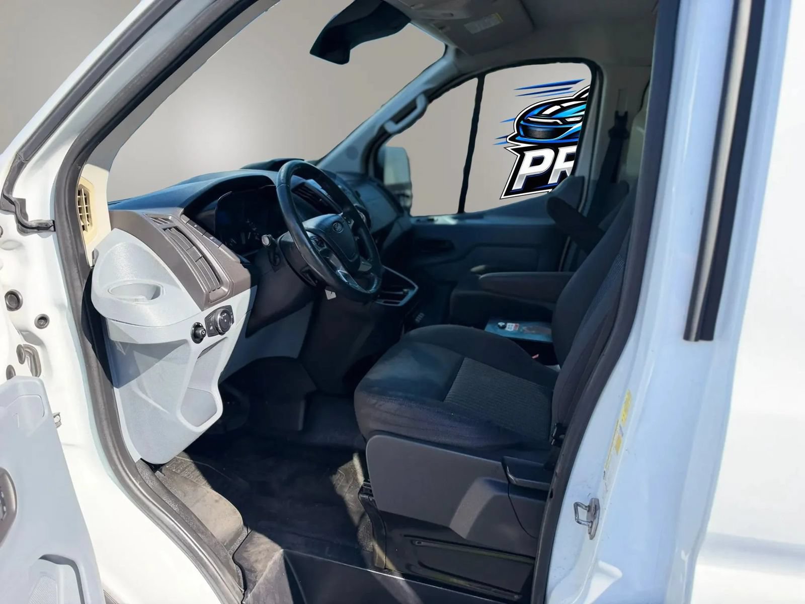 Used 2015 Ford Transit 250 130 Low Roof RWD image 15