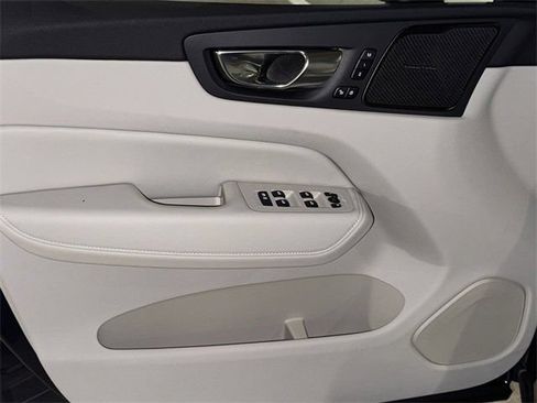 New 2025 Volvo XC60 B5 Ultra w/ Protection Package Premier AWD/4WD image 19
