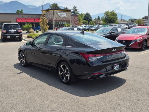 Used 2022 Hyundai Elantra SEL w/ Convenience + Premium Package FWD image 8