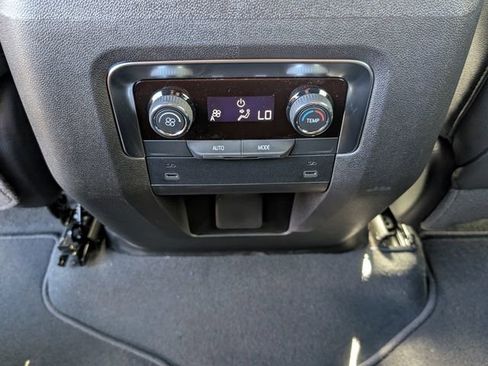 Used 2026 Chevrolet Suburban LT image 11