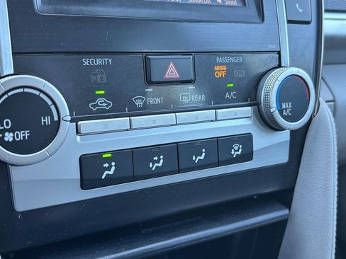 Used 2014 Toyota Camry LE image 20
