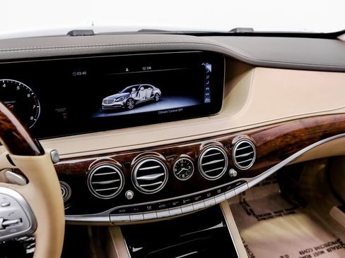 Used 2019 Mercedes-Benz S 560 4MATIC Sedan image 34